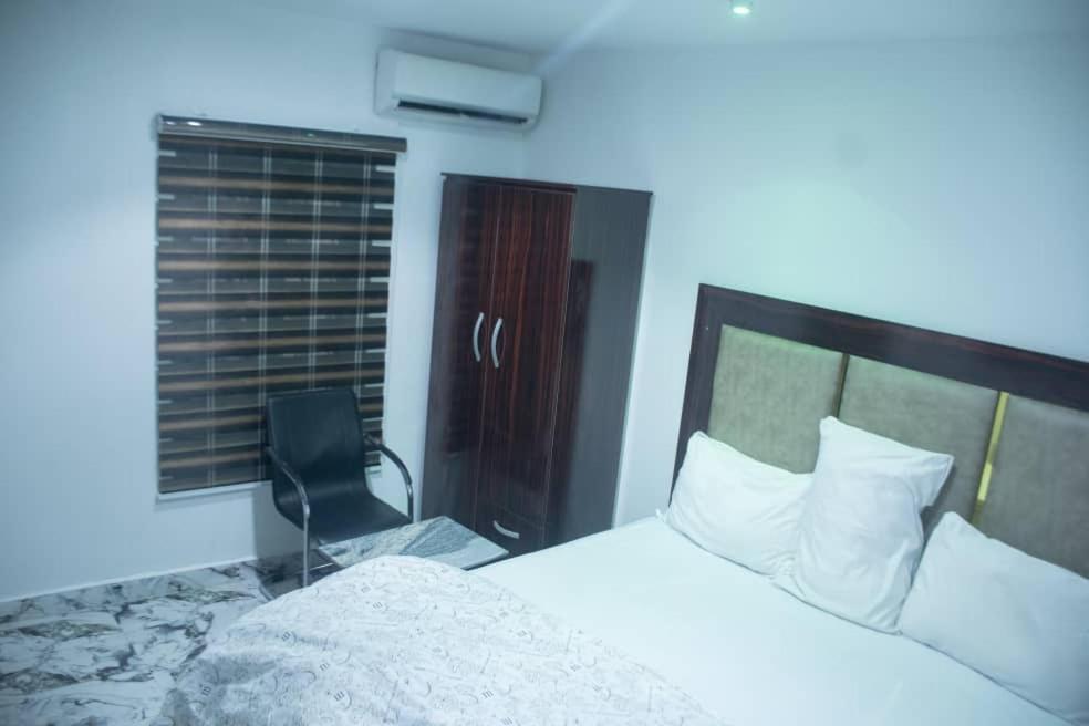 Kay Luxury Suites Uyo Extérieur photo