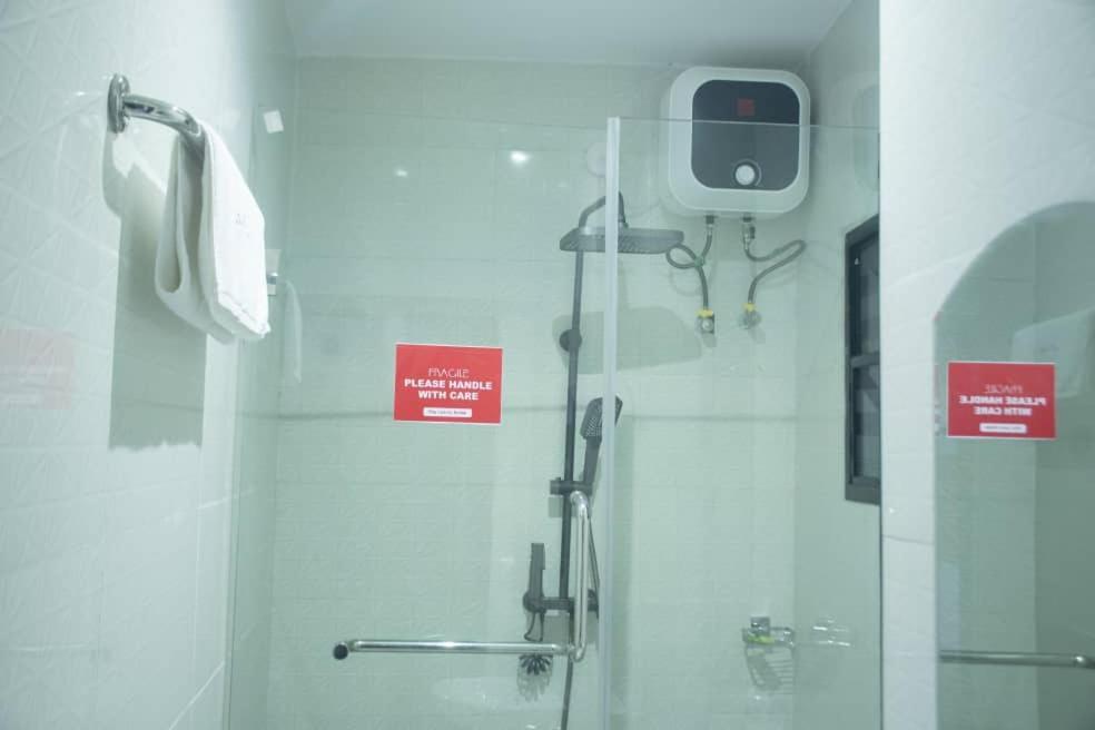 Kay Luxury Suites Uyo Extérieur photo